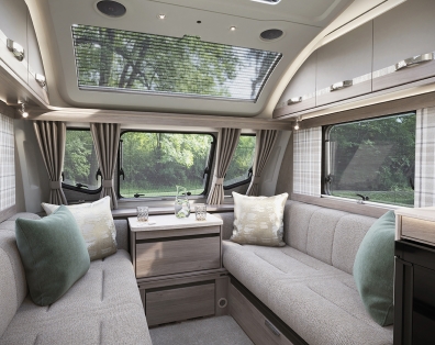 INT Challenger 580 Front Lounge SWIFT6